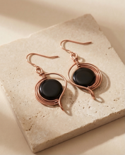 Load image into Gallery viewer, Copper Spiral Onyx Earrings