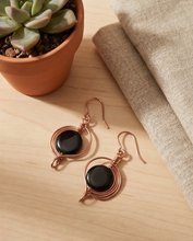 Load image into Gallery viewer, Copper Spiral Onyx Earrings